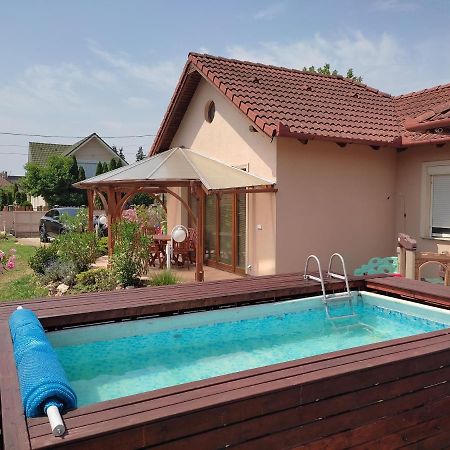 Aqua Azur Apartman Hajdúszoboszló 外观 照片