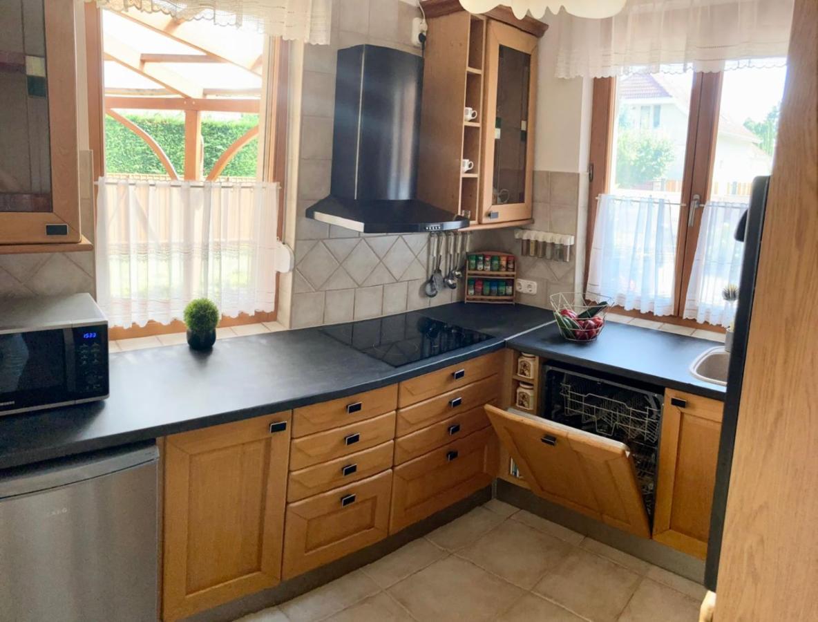 Aqua Azur Apartman Hajdúszoboszló 外观 照片